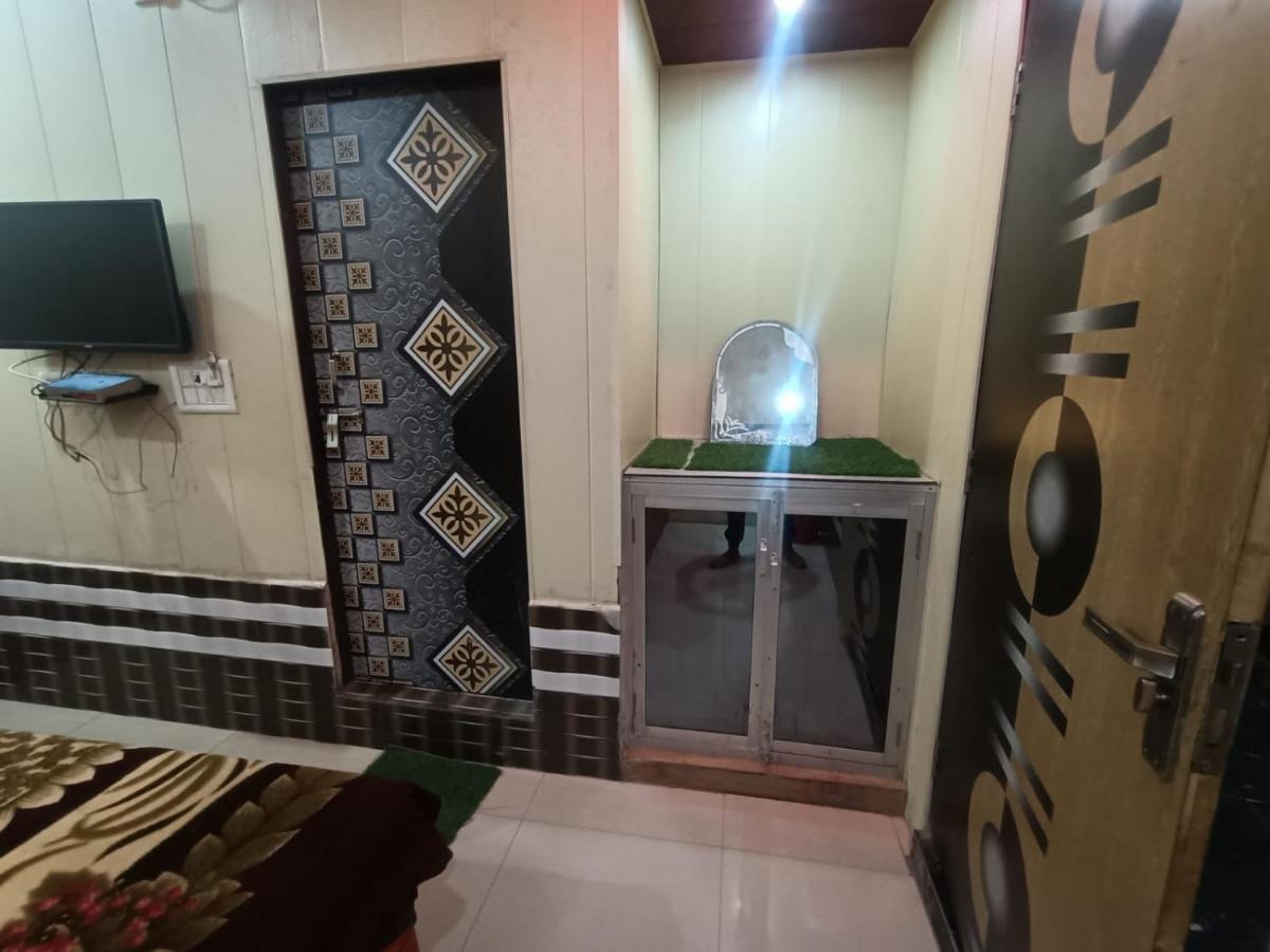Yamnotri Dham Hotel Vrindavan Exterior photo