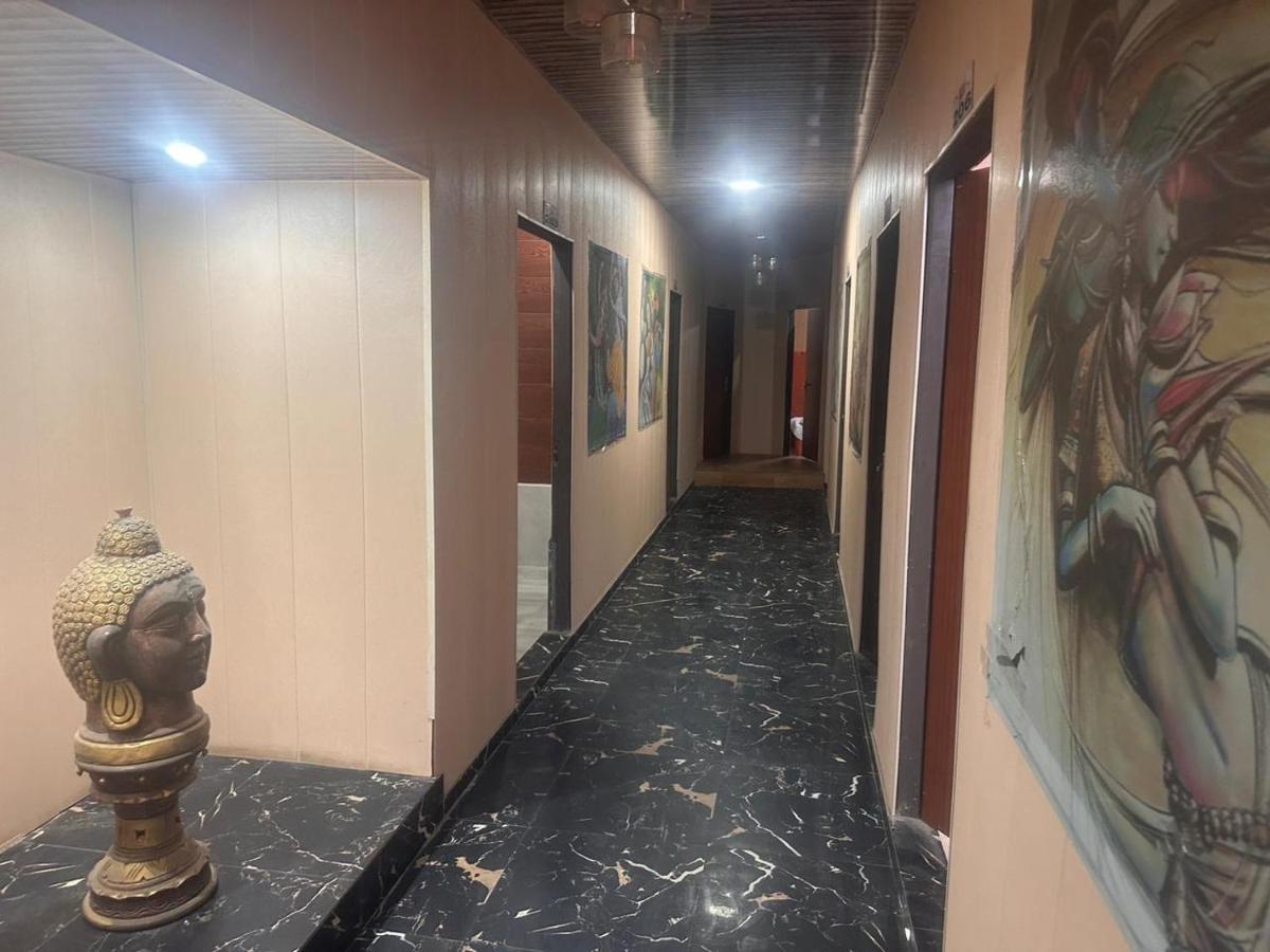 Yamnotri Dham Hotel Vrindavan Exterior photo